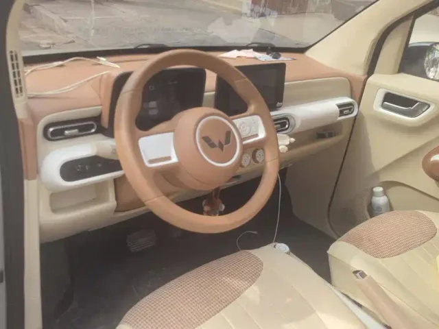 Wuling Hongguang Mini EV — Фото автомобиля 12