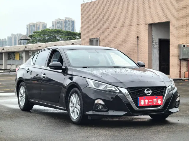 Nissan Teana — Фото автомобиля 3