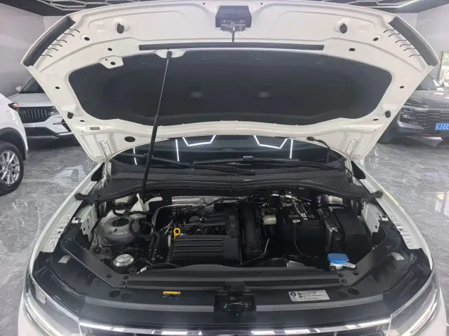 Volkswagen Tiguan L — Фото автомобиля 22