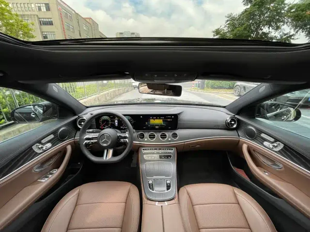 Mercedes-Benz E-Class — Фото автомобиля 16