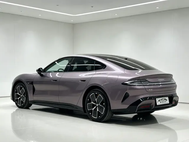 Xiaomi SU7 — Фото автомобиля 26