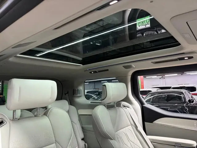 Volvo EM90 — Фото автомобиля 11