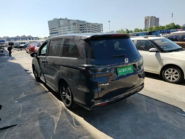 Honda Odyssey — Фото автомобиля 4