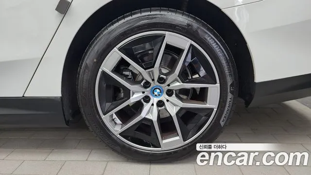 BMW 5-Series 5 серия (G60) — Фото автомобиля 6