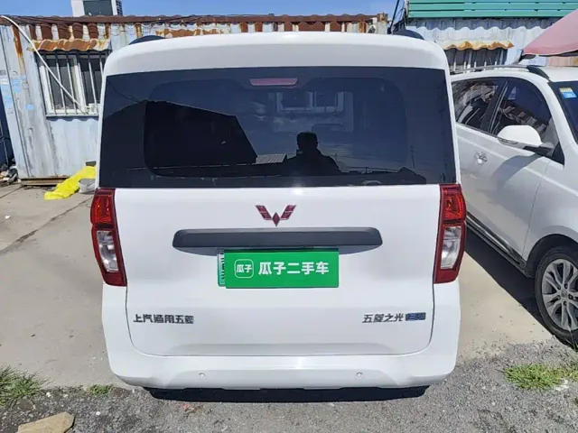Wuling Zhiguang NEV — Фото автомобиля 5