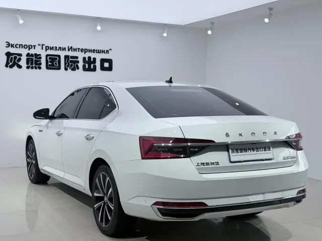 Skoda Superb — Фото автомобиля 6