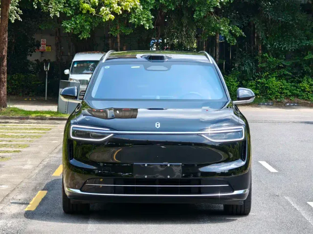 Aito M7 — Фото автомобиля 2