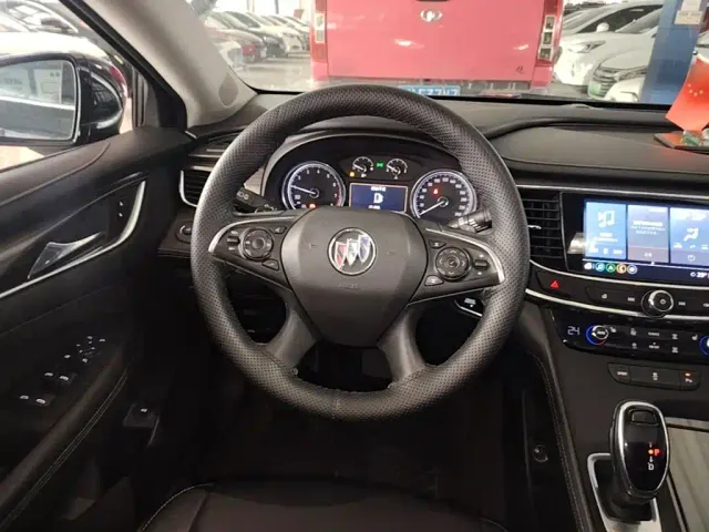 Buick LaCrosse — Фото автомобиля 10