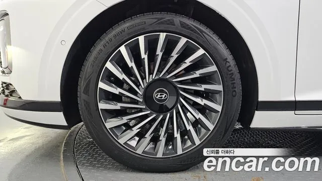 Hyundai Grandeur GN7 — Фото автомобиля 5