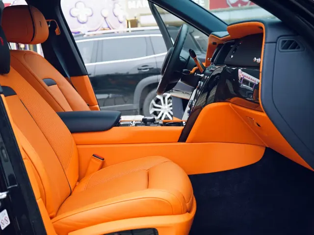 Rolls-Royce Cullinan — Фото автомобиля 13