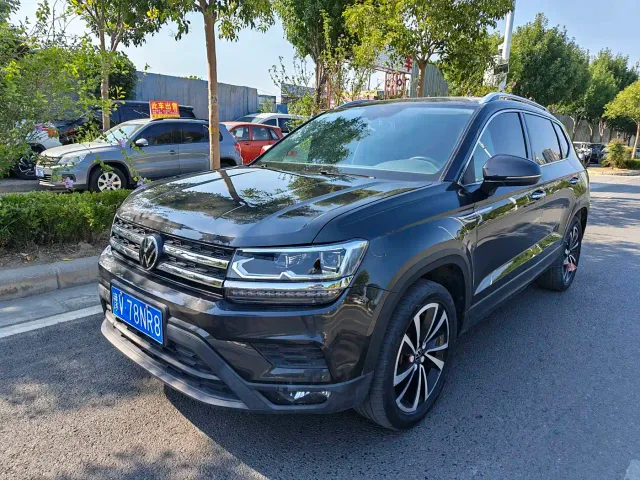 Фотография автомобиля — Volkswagen Tharu
