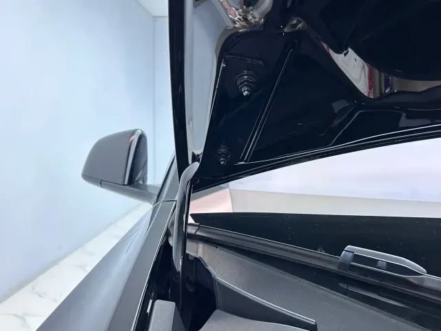 Tesla Model Y — Фото автомобиля 27
