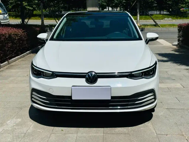 Volkswagen Golf — Фото автомобиля 2