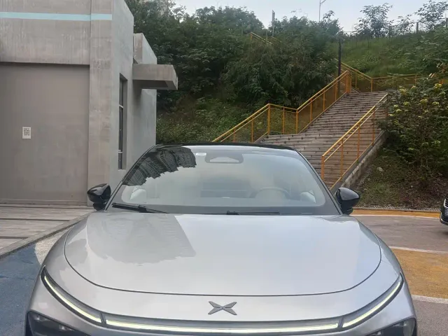 Xpeng P7+ — Фото автомобиля 3