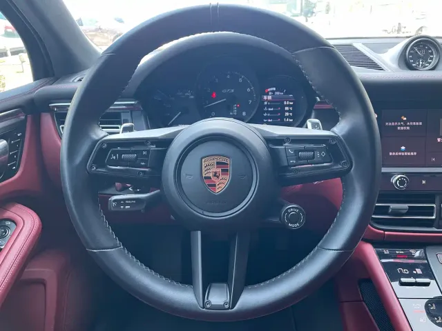 Porsche Macan — Фото автомобиля 13