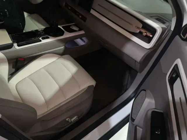 Geely ICON — Фото автомобиля 24