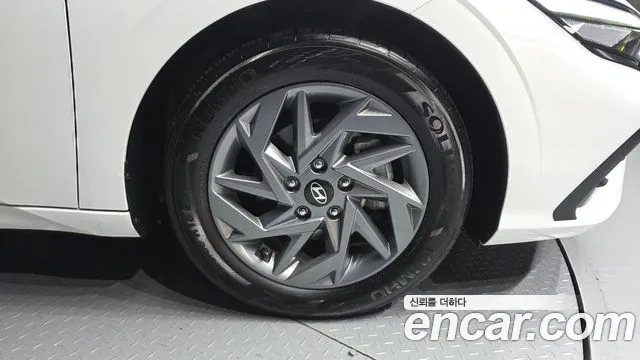 Hyundai Avante CN7 — Фото автомобиля 6