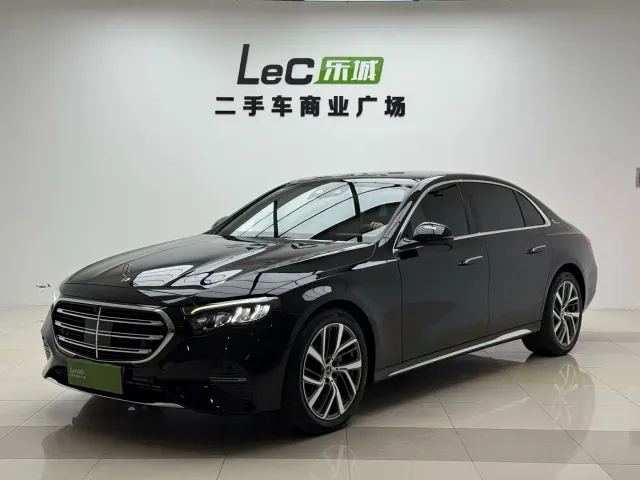 Фотография автомобиля — Mercedes-Benz E-Class