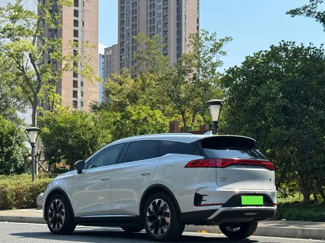 BYD Tang — Фото автомобиля 11