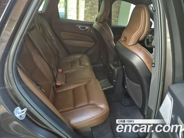 Volvo XC60 Generation 2 — Фото автомобиля 13