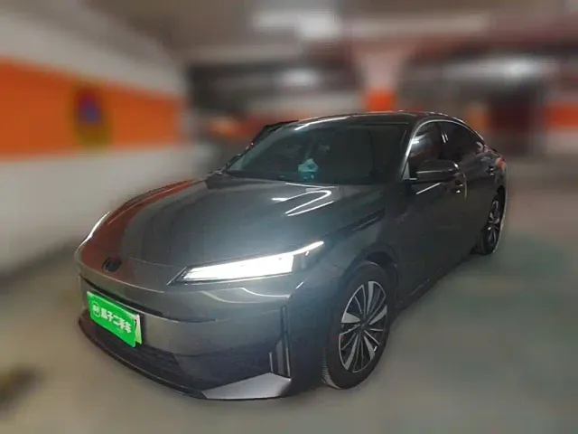 Фотография автомобиля — Changan Qiyuan A05