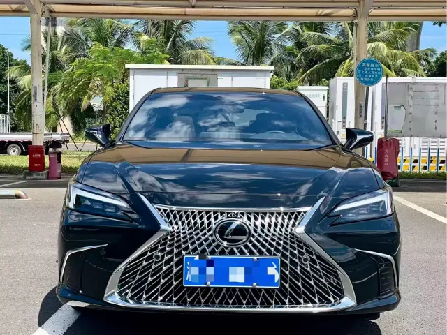 Lexus ES — Фото автомобиля 2