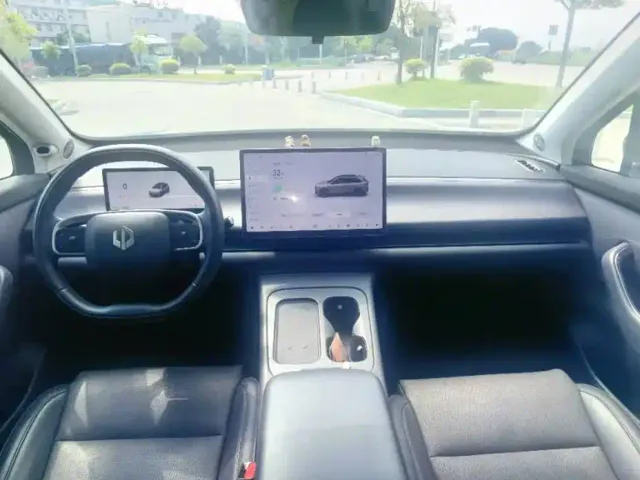 Leapmotor C10 — Фото автомобиля 9