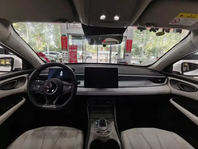 BYD Seal 05 DM-i — Фото автомобиля 9