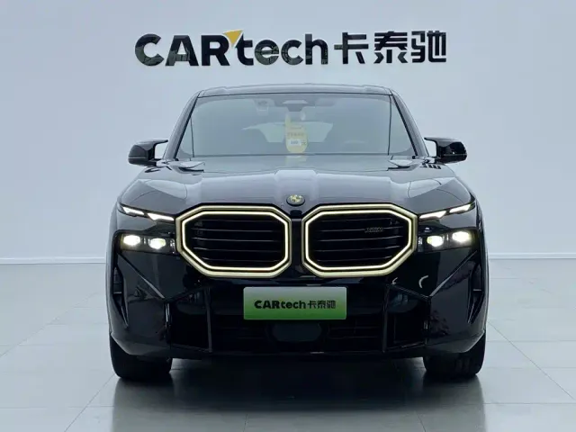 BMW XM — Фото автомобиля 2