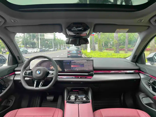 BMW 5 Series — Фото автомобиля 5