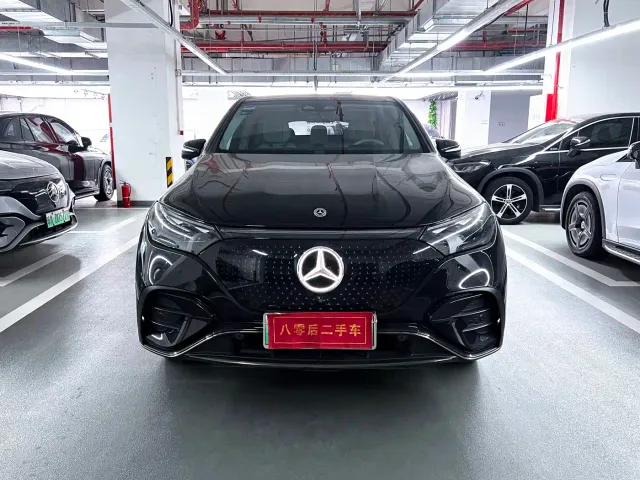 Mercedes-Benz EQE SUV — Фото автомобиля 3