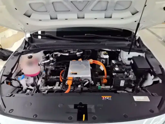 Geely Geometry G6 — Фото автомобиля 19
