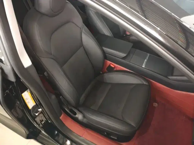 Tesla Model 3 — Фото автомобиля 24