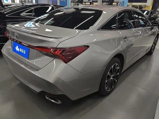 Toyota Avalon — Фото автомобиля 3