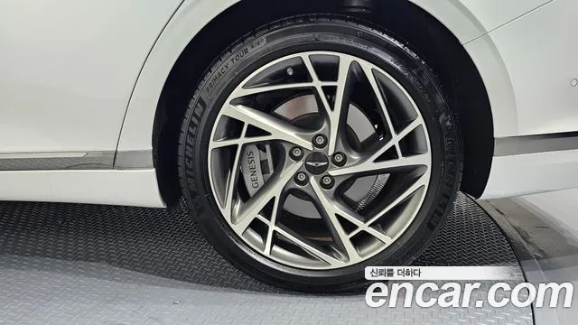 Genesis G90 Бензин 3.5 турбо AWD — Фото автомобиля 17