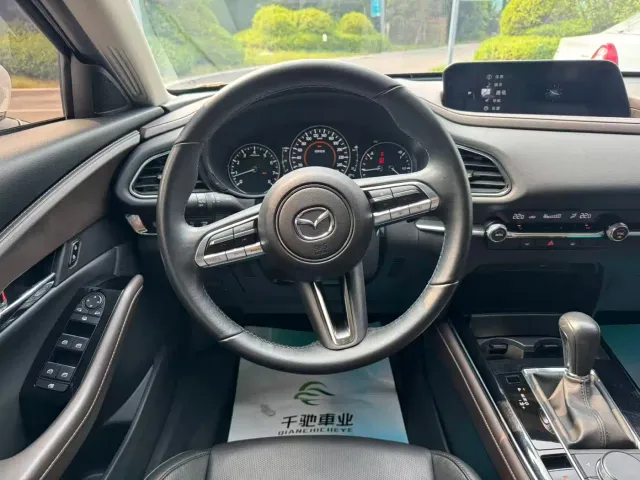 Mazda CX-30 — Фото автомобиля 10