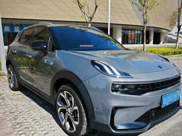 Lynk & Co 06 — Фото автомобиля 3