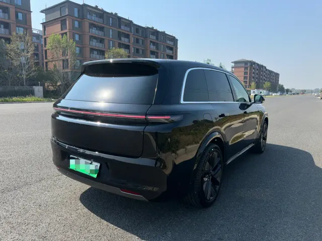 Li Auto L8 — Фото автомобиля 29
