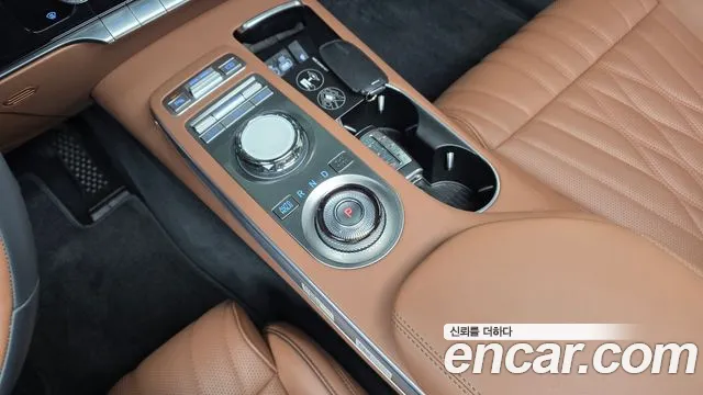 Genesis GV70 — Фото автомобиля 9