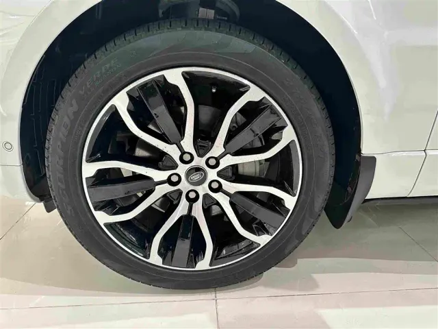 Land Rover Range Rover Sport — Фото автомобиля 4