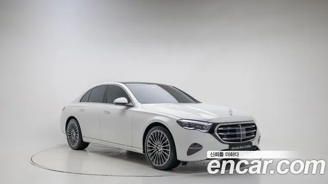 Mercedes-Benz E-Class — Фото автомобиля 2