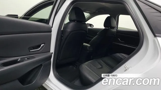 Hyundai AVANTE Avante (CN7) — Фото автомобиля 11