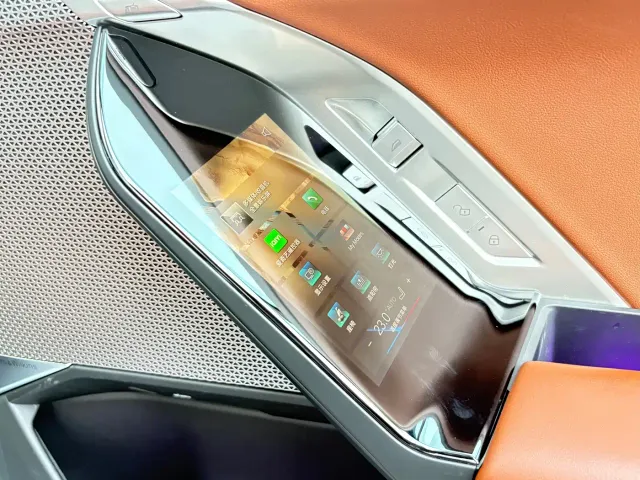 BMW i7 — Фото автомобиля 15
