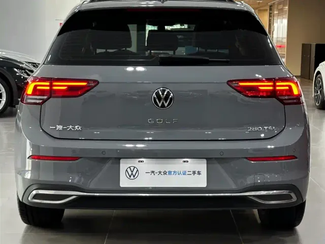 Volkswagen Golf — Фото автомобиля 18