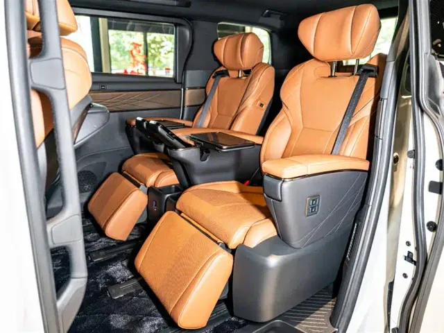 Toyota Vellfire — Фото автомобиля 12