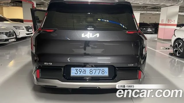 Kia EV9 — Фото автомобиля 4