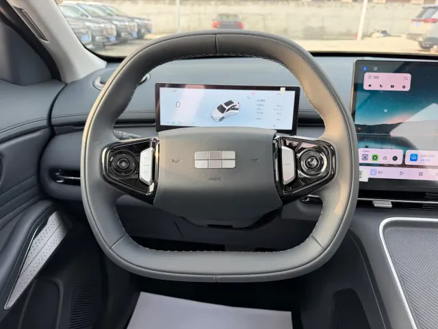 Geely Galaxy Starship 7 EM-i — Фото автомобиля 11