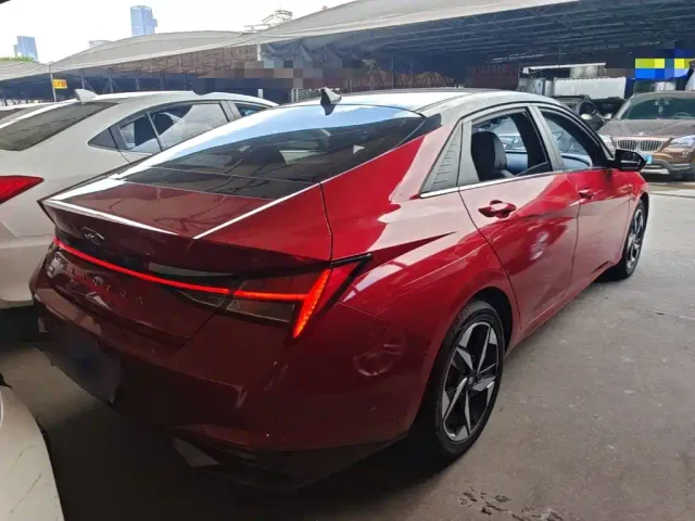 Hyundai Elantra — Фото автомобиля 6
