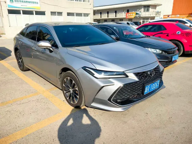 Toyota Avalon — Фото автомобиля 3