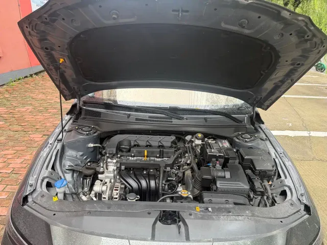 Hyundai Elantra — Фото автомобиля 12